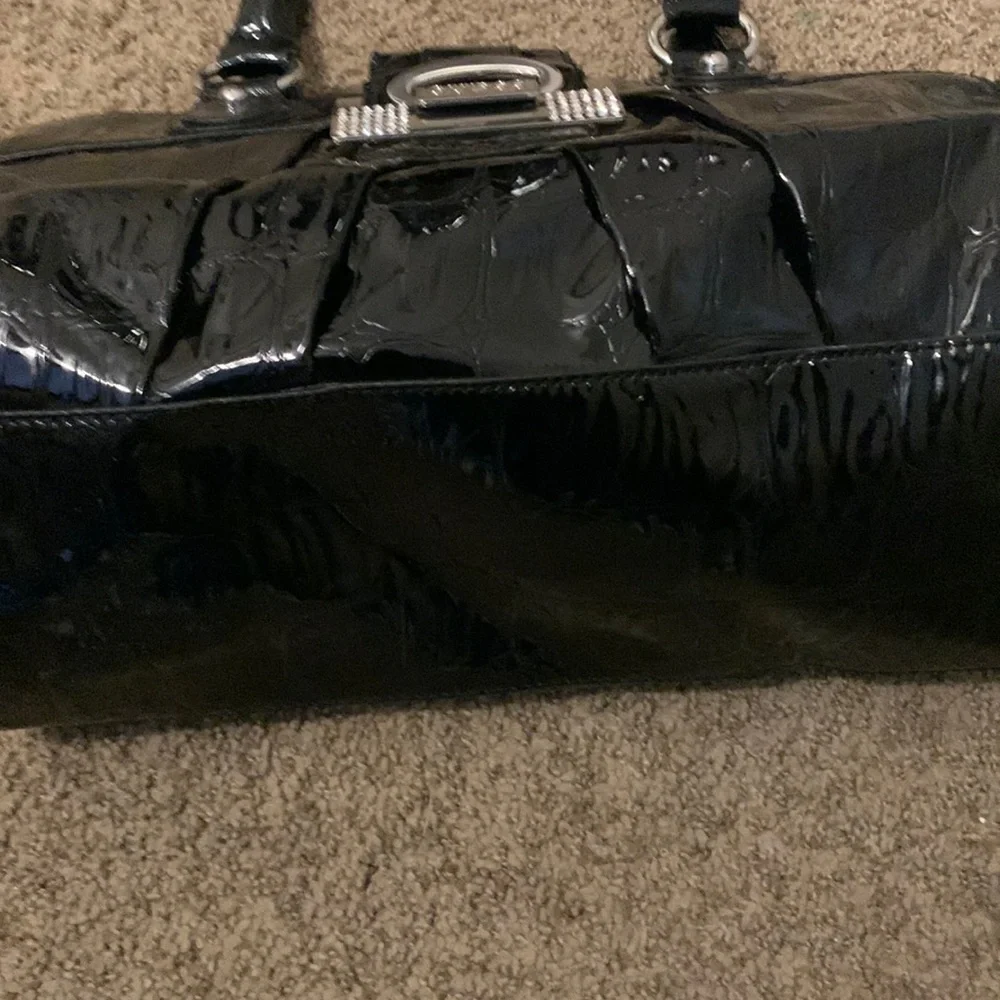 Guess patent leather purse - Picture 4 of 5